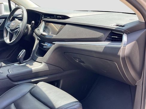 Used 2018 Cadillac XT5 Premium Luxury FWD image 32