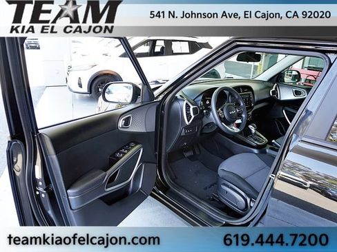 Certified 2023 Kia Soul LX w/ LX Technology Package FWD image 34