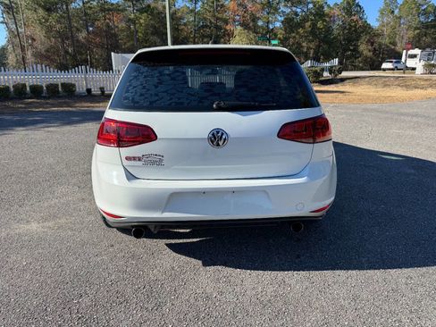 Used 2017 Volkswagen GTI SE image 34