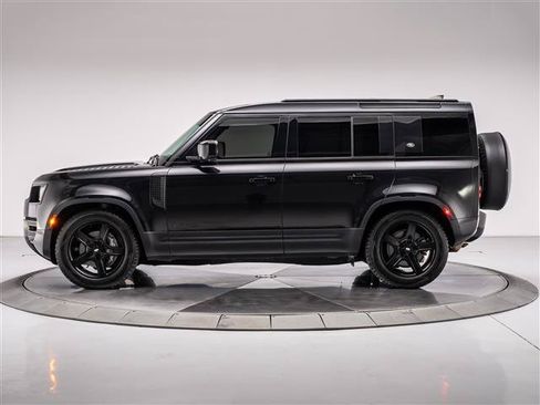 Used 2023 Land Rover Defender 110 SE AWD/4WD image 2