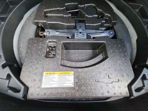 Used 2024 Toyota Corolla Cross LE image 25