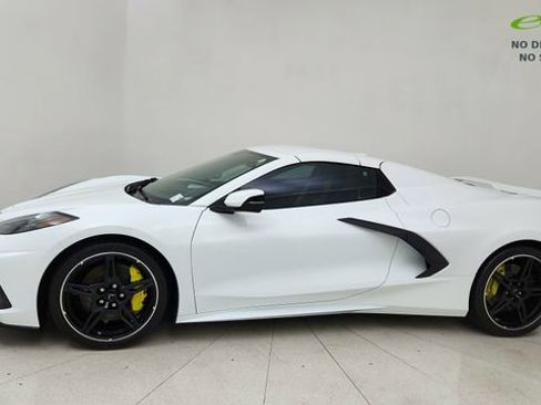 Used 2022 Chevrolet Corvette Stingray Premium Conv w/ Z51 Performance Package RWD image 15