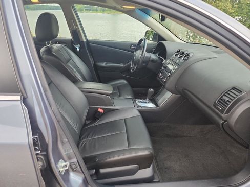 Used 2011 Nissan Altima 3.5 SR w/ 3.5SR Premium Pkg FWD image 12