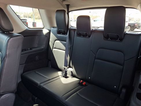 Certified 2023 Nissan Pathfinder SL image 9