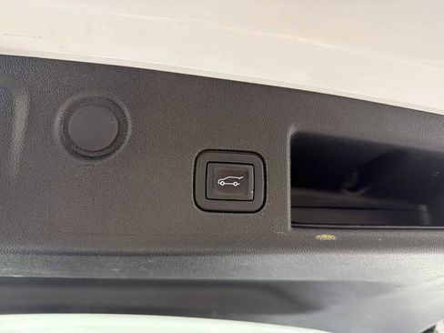 Certified 2022 Chevrolet Equinox Premier image 34