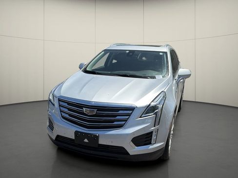 Used 2019 Cadillac XT5 Premium Luxury FWD image 2