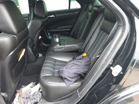 Used 2021 Chrysler 300 S w/ S Model Appearance Package RWD image 9