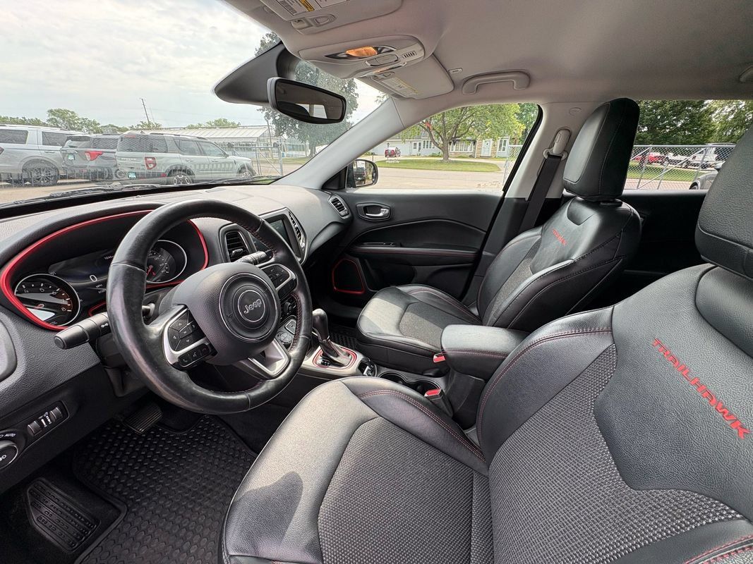 Used 2018 Jeep Compass Trailhawk w/ Cold Weather Group AWD/4WD image 23