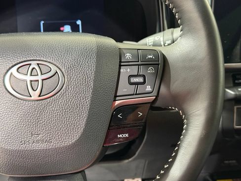 Used 2026 Toyota Camry SE w/ Convenience Package FWD image 25