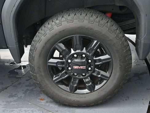 Used 2025 GMC Sierra 2500 AT4 AWD/4WD image 37