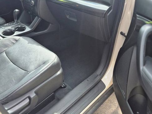 Used 2011 Kia Sorento EX w/ Premium Pkg AWD/4WD image 10