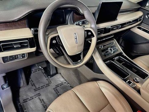 Used 2022 Lincoln Aviator Reserve RWD image 9