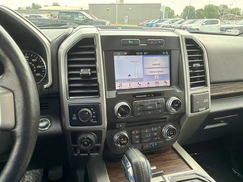 Used 2018 Ford F150 Lariat w/ Equipment Group 502A Luxury AWD/4WD image 18