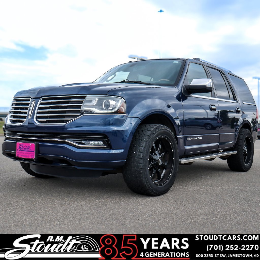 Used 2016 Lincoln Navigator Select AWD/4WD image 1