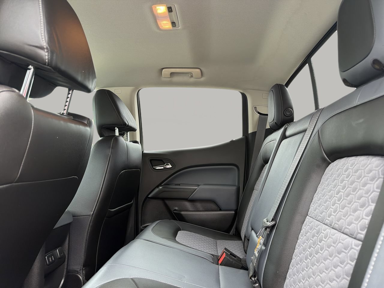 Used 2016 Chevrolet Colorado Z71 AWD/4WD image 16
