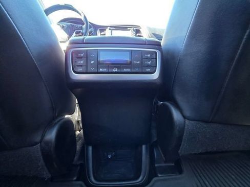 Used 2014 Toyota Highlander Limited Platinum AWD/4WD image 35