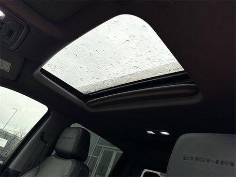 Used 2022 GMC Sierra 2500 Denali w/ Denali Ultimate Package image 22