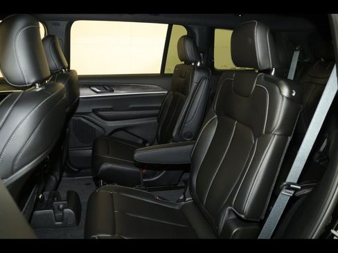 New 2025 Jeep Grand Cherokee L Limited image 6
