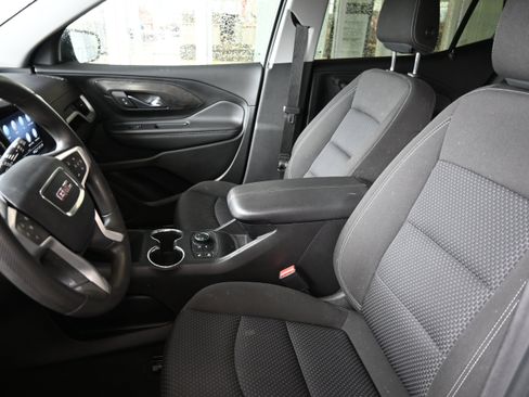 Used 2024 GMC Terrain SLE w/ Driver Convenience Package image 24
