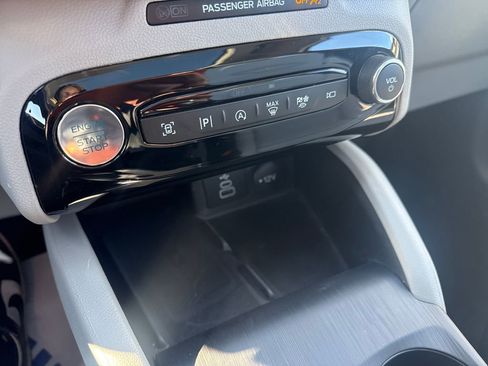 Used 2024 Ford Escape Platinum AWD/4WD image 41