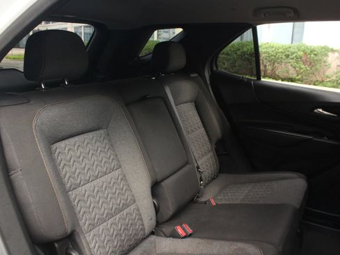 Used 2022 Chevrolet Equinox LT FWD image 22