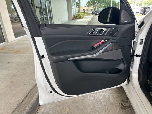 Used 2023 BMW X7 xDrive40i w/ Premium Package AWD/4WD image 48
