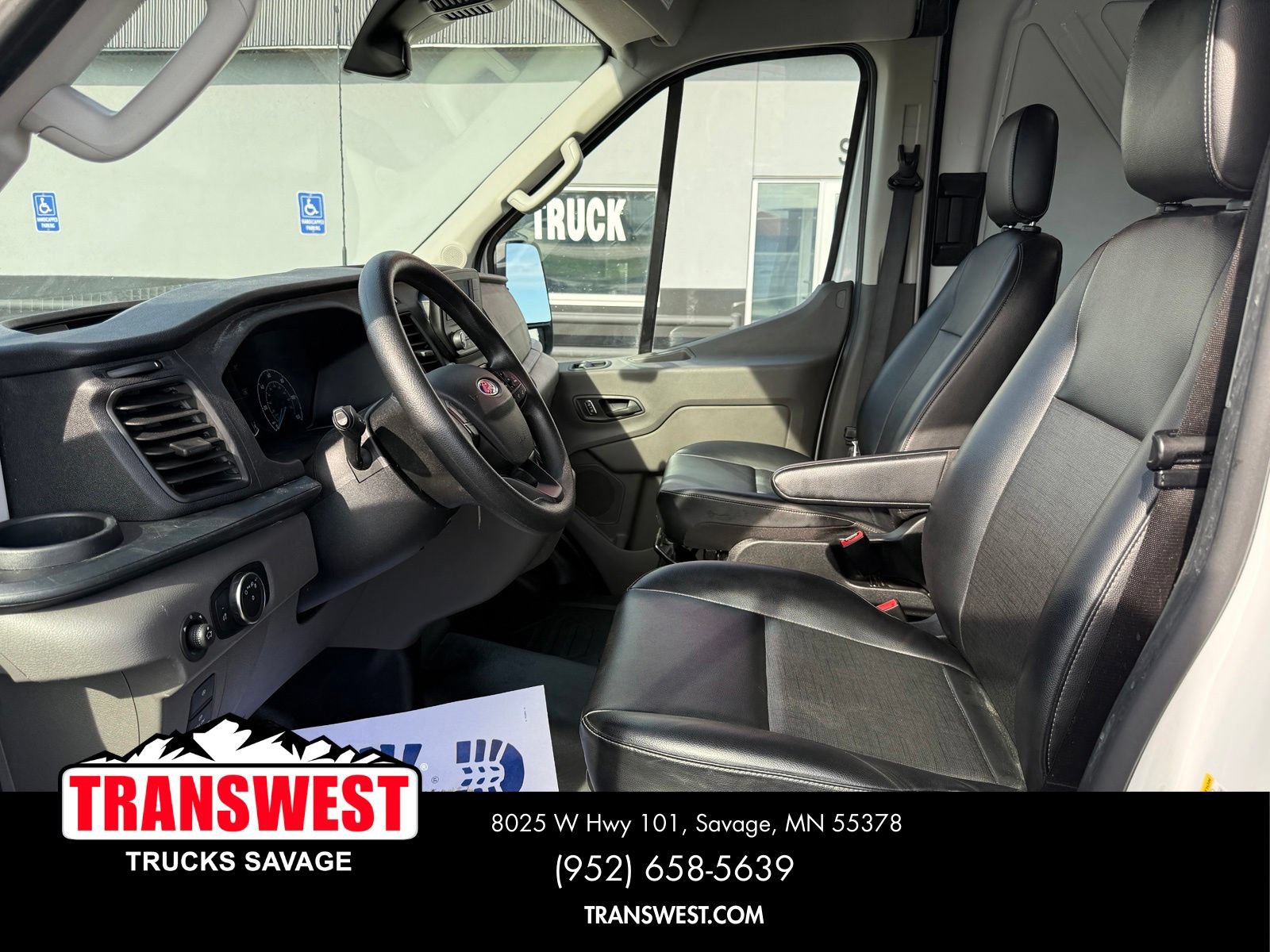 Used 2025 Ford Transit 250 148 Medium Roof RWD image 5