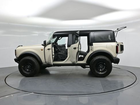 New 2026 Ford Bronco Badlands image 33