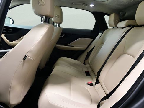 Used 2019 Jaguar F-PACE Premium AWD/4WD image 14