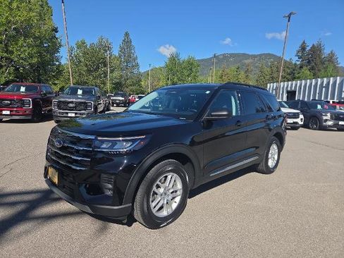 Certified 2025 Ford Explorer Active AWD/4WD image 2