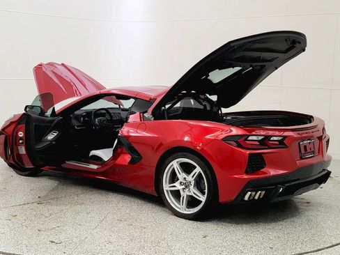 Used 2025 Chevrolet Corvette Stingray Coupe w/ 1LT image 11