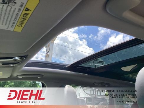 Used 2022 Kia Sorento S w/ Panoramic Sunroof Package AWD/4WD image 17