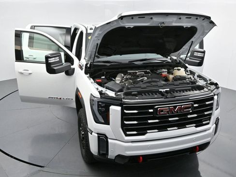 Used 2024 GMC Sierra 2500 AT4 w/ Technology Package AWD/4WD image 45