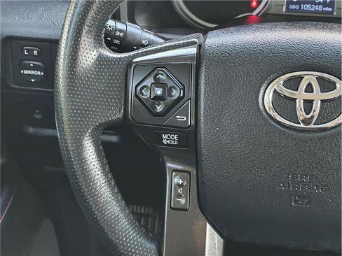Used 2018 Toyota 4Runner TRD Off-Road Premium AWD/4WD image 22