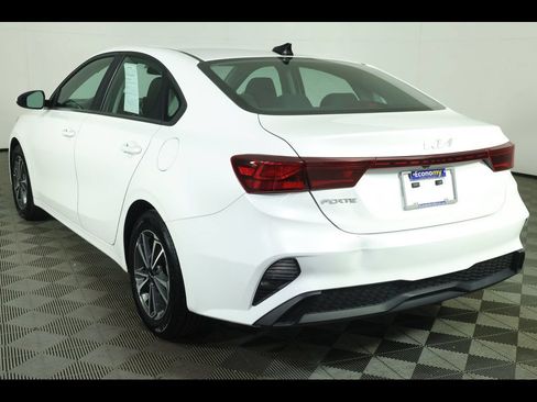 Used 2023 Kia Forte LXS FWD image 6