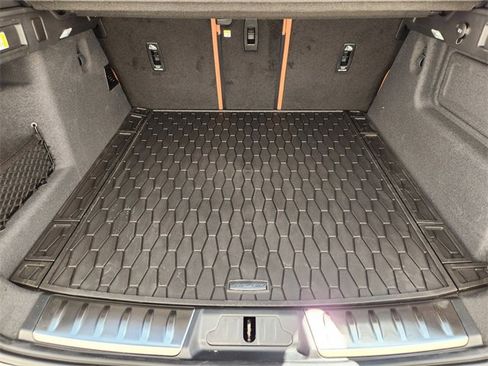 Used 2026 Jaguar F-PACE R-Dynamic S image 23