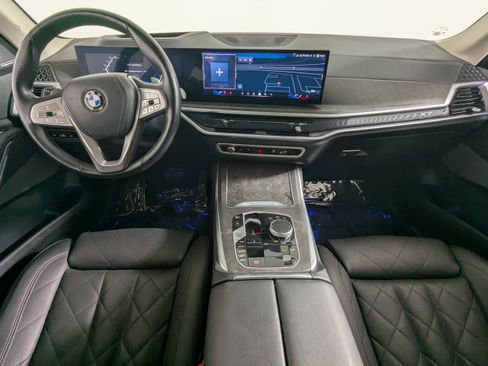 Used 2025 BMW X7 xDrive40i AWD/4WD image 11