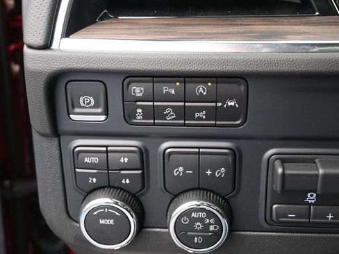 Used 2025 Chevrolet Tahoe Premier image 41