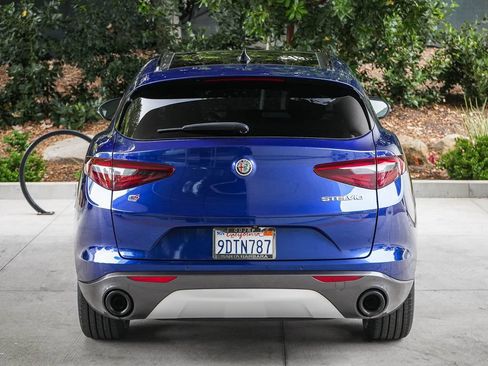 Used 2022 Alfa Romeo Stelvio Ti AWD/4WD image 5