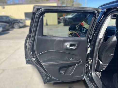 Used 2017 Jeep Compass Latitude w/ Popular Equipment Group image 26