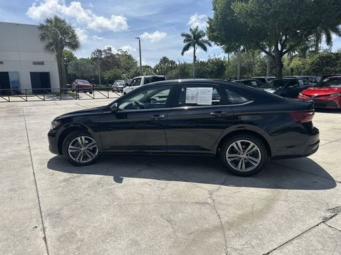 Used 2024 Volkswagen Jetta SE FWD image 39