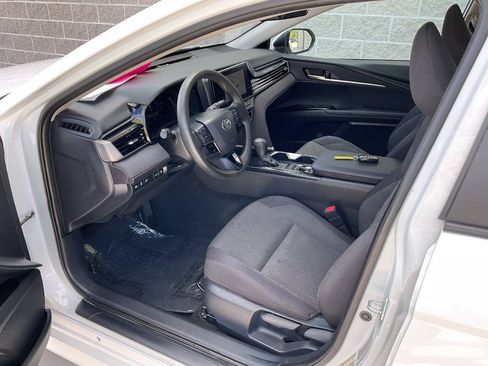Used 2025 Toyota Camry LE FWD image 14