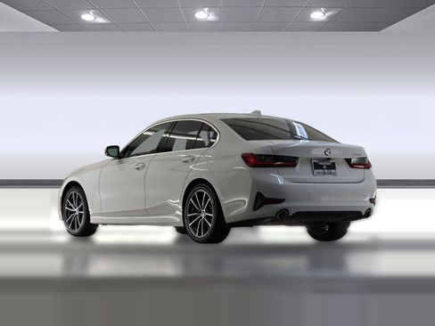 Used 2021 BMW 330i Sedan w/ Driving Assistance Package RWD image 3