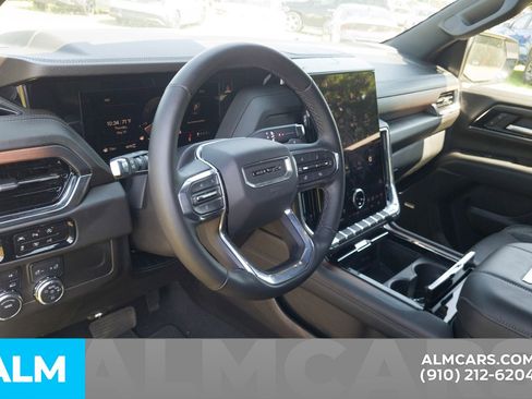 Used 2025 GMC Yukon XL Denali AWD/4WD image 7