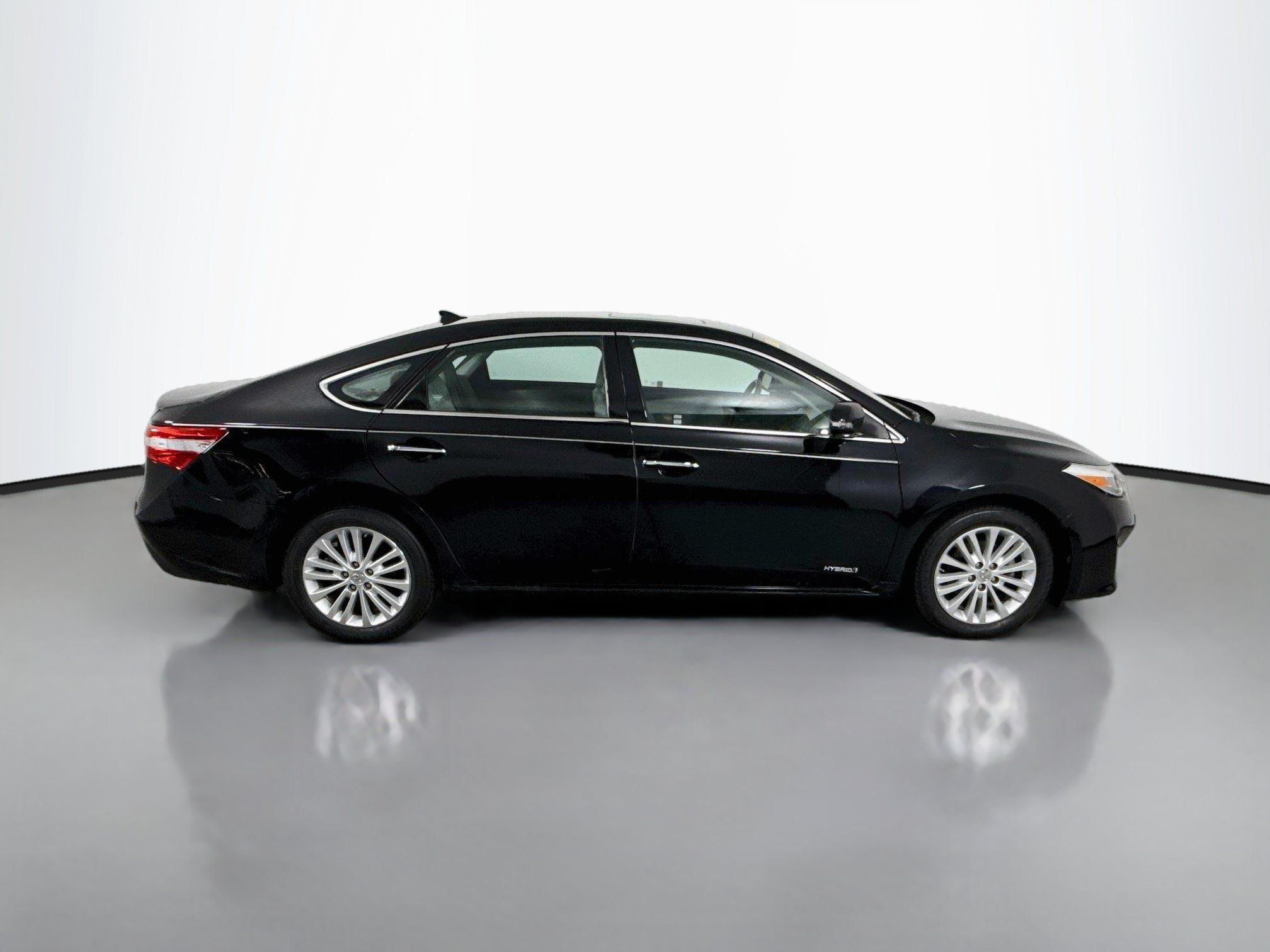 Used 2014 Toyota Avalon Limited w/ Technology Package FWD image 8