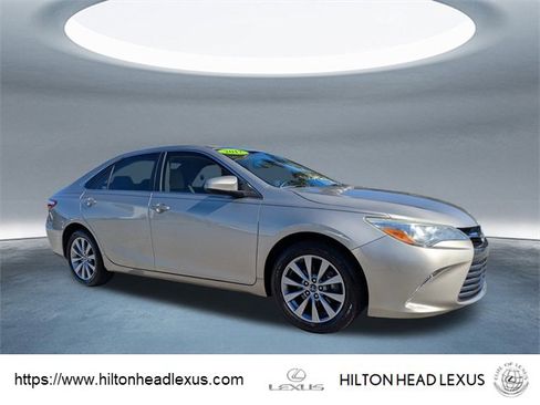 Used 2017 Toyota Camry XLE image 1