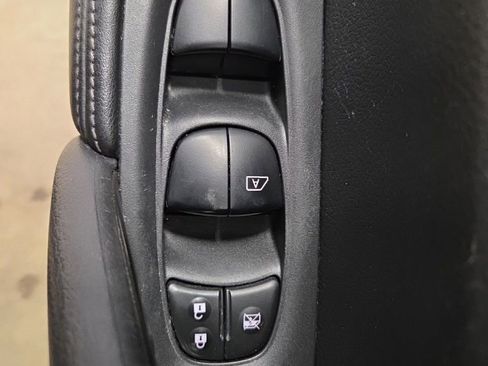 Used 2017 Nissan Rogue SV image 21