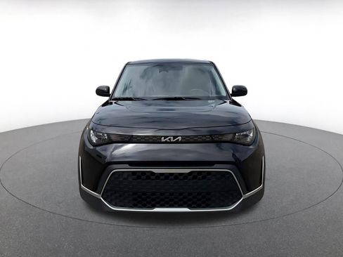 Used 2025 Kia Soul LX w/ LX Technology Package FWD image 4
