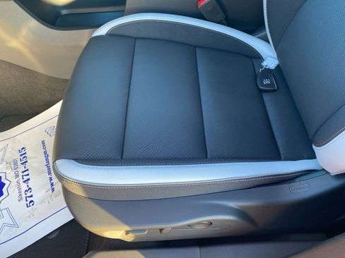 New 2025 Buick Envision Sport Touring image 18