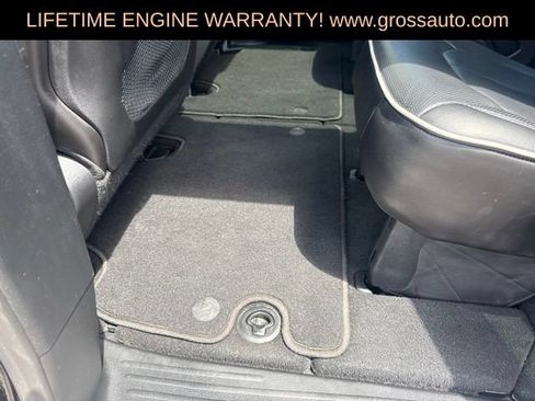 Used 2025 Chrysler Pacifica Limited FWD image 29